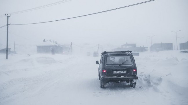 Climate scientists chase Arctic storms
