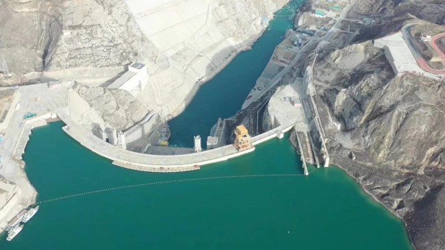 Dünyanın en büyük çift basamaklı türbinli hidroelektrik santrali çalışmaya başladı